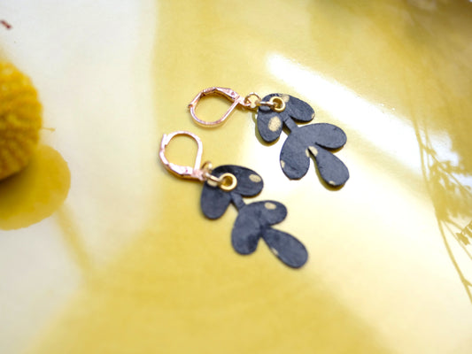 Earrings : Black Paper Leaves