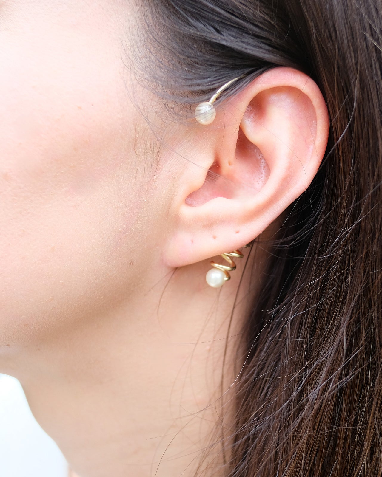 Ear-cuff : White Beads