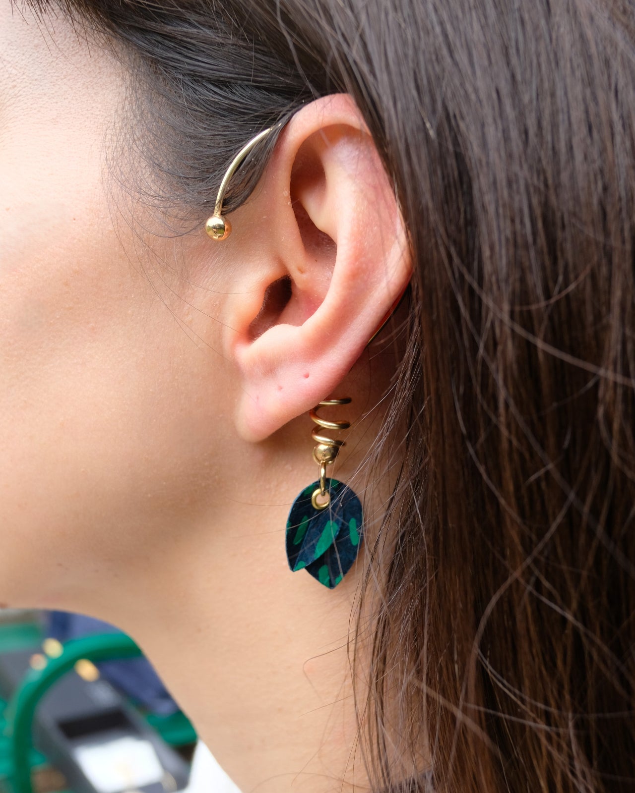 Ear-cuff : Green Paper Leaves