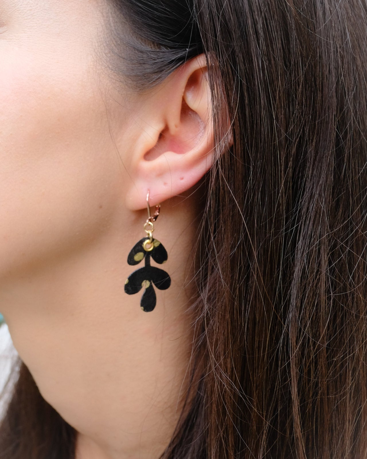 Earrings : Black Paper Leaves