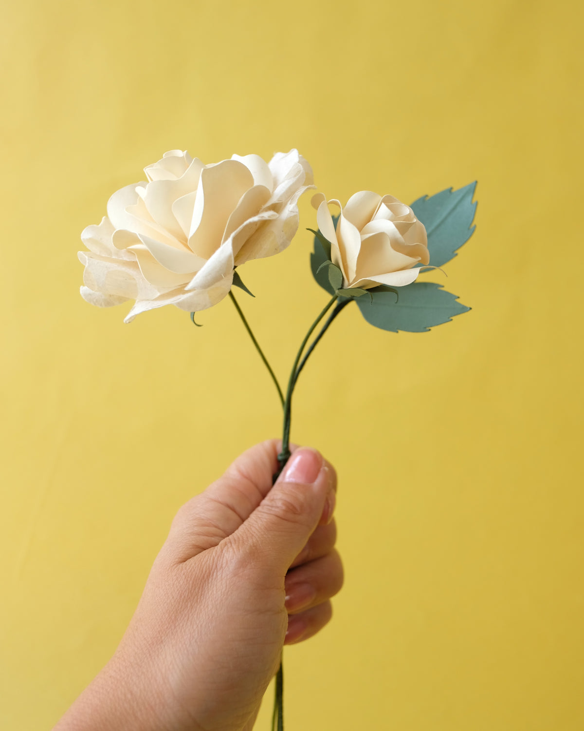 Paper flower bouquet: Ivory Rose